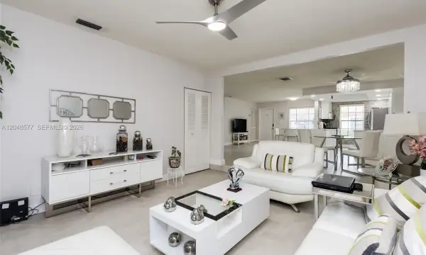 7032 SW 23rd Street 16, Davie, FL 33317