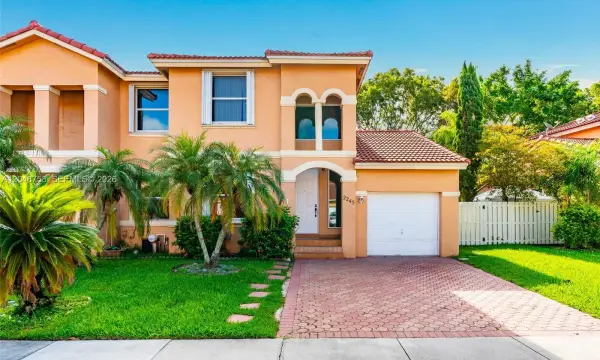 2245 NW 160th Terrace, Pembroke Pines, FL 33028