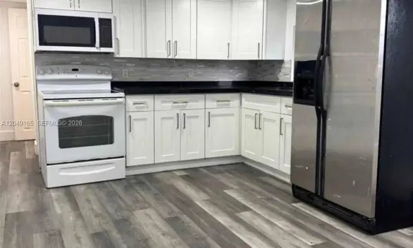 2780 NW 29th Court, Oakland Park, FL 33311