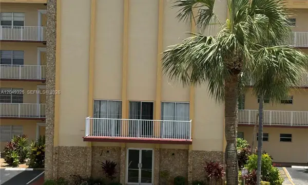 3940 NW 42nd Avenue 313, Lauderdale Lakes, FL 33319