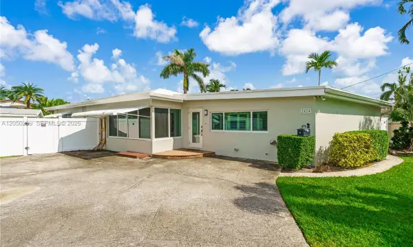 2424 NE 18th Avenue, Wilton Manors, FL 33305