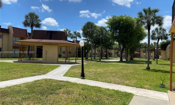 2840 NW 55th Avenue 2d, Lauderhill, FL 33313