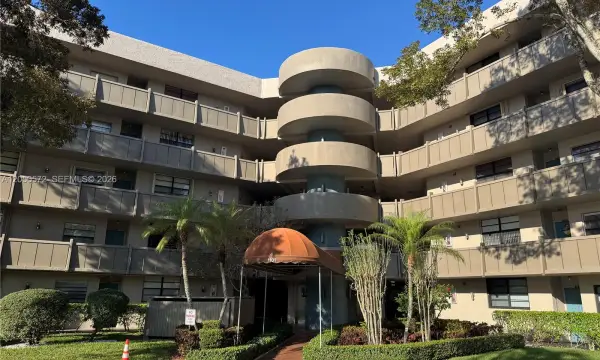 1101 Colony Point Circle 102, Pembroke Pines, FL 33026