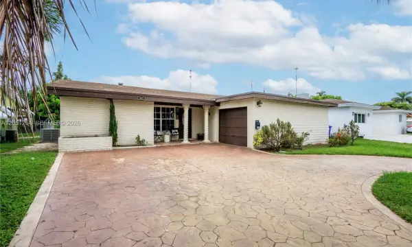 3821 E Lake Terrace, Miramar, FL 33023