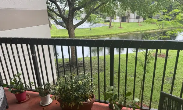9916 Nob Hill Lane 9916, Sunrise, FL 33351