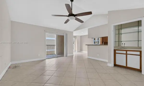 995 Riverside Drive 120, Coral Springs, FL 33071
