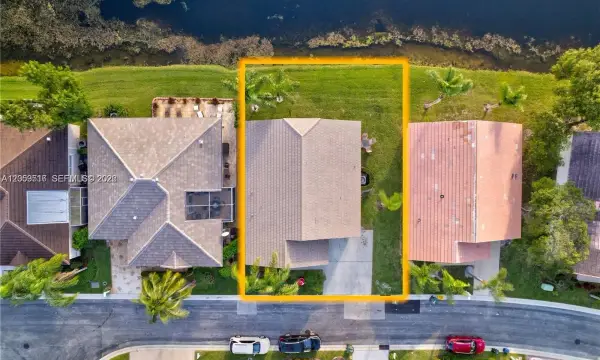 112 Caribe Court, Greenacres, FL 33413