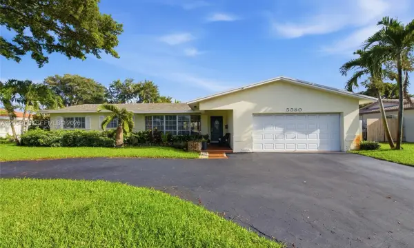5580 SW 7th Street, Plantation, FL 33317