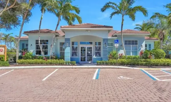1942 Alamanda Way, Riviera Beach, FL 33404