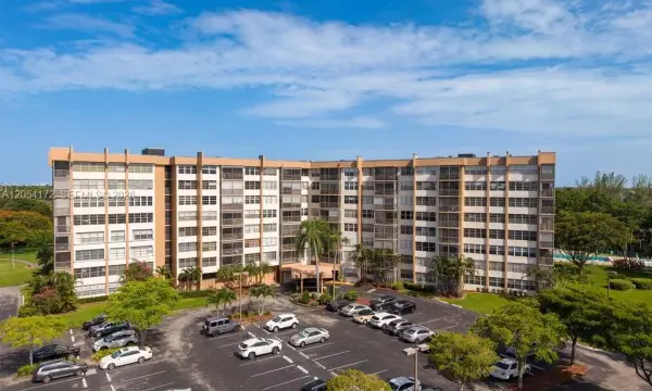 1200 Saint Charles Place 712, Pembroke Pines, FL 33026