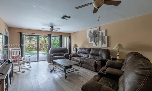 3991 NW 108th Avenue, Coral Springs, FL 33065