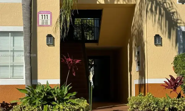 111 Yacht Club Way 107, Hypoluxo, FL 33462