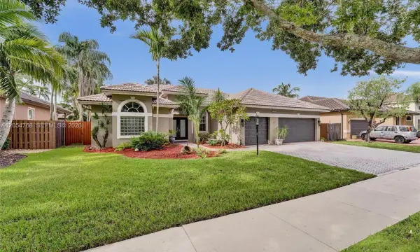 16366 N Mariposa Circle N, Pembroke Pines, FL 33331