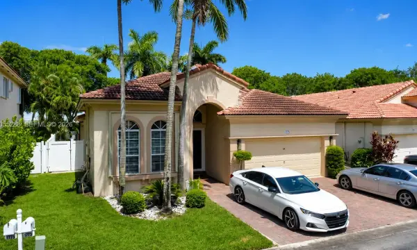 1773 NW 72nd Way, Pembroke Pines, FL 33024