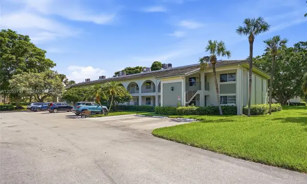 1105 Bahama Bend F2, Coconut Creek, FL 33066