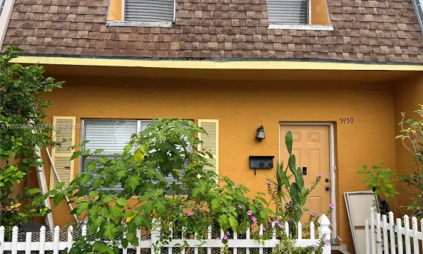5950 NW 29th Place 109, Sunrise, FL 33313