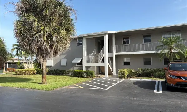 306 Circle Drive S, Unit 203, Boynton Beach, FL, 33435