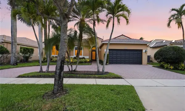 1032 NW 139th Terrace, Pembroke Pines, FL 33028