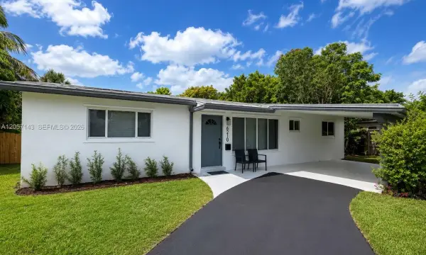 6210 NW 14th Place, Sunrise, FL 33313