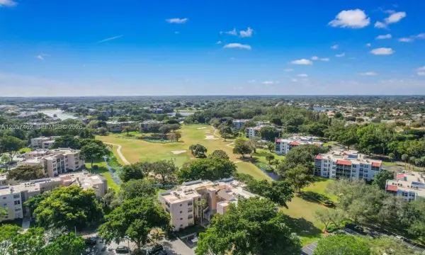 9471 Evergreen Place 104, Davie, FL 33324