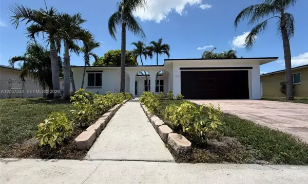2210 NW 93rd Avenue, Pembroke Pines, FL 33024