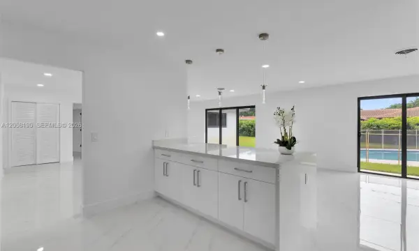 6940 NW 6th Street, Plantation, FL 33317