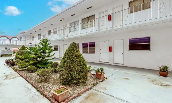 2826 Van Buren Street 8, Hollywood, FL 33020