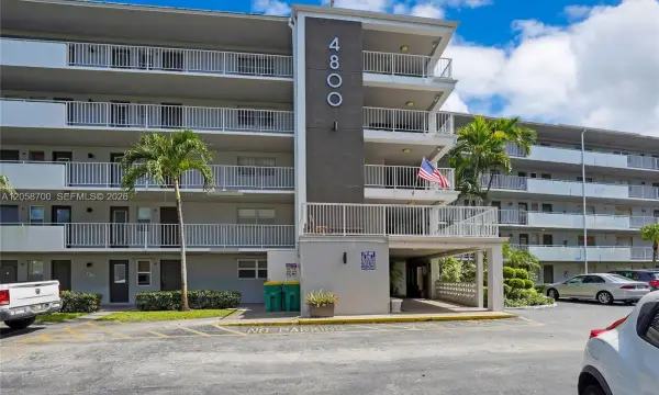 4800 Hillcrest Lane 402, Hollywood, FL 33021