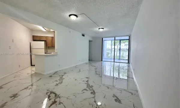 212 Lake Pointe Drive 107, Oakland Park, FL 33309, Oakland Park, FL, 33309