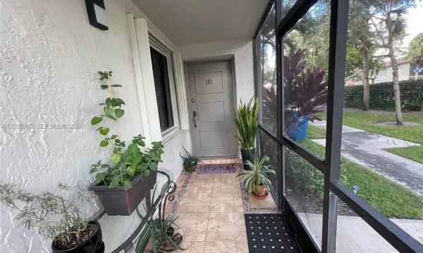 16240 Laurel Drive 101, Weston, FL 33326, Weston, FL, 33326