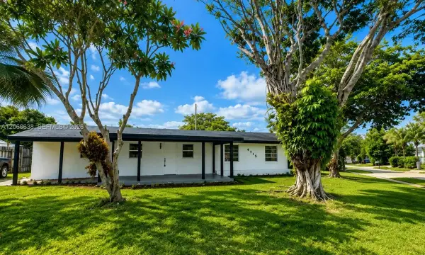 4715 SW 23rd Street, Fort Lauderdale, FL 33317