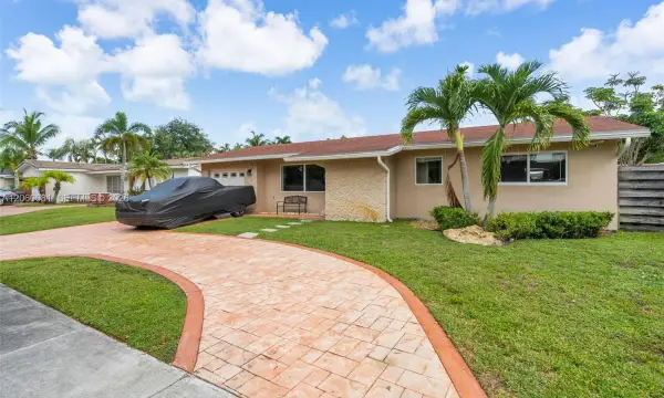 11311 NW 23rd Street, Pembroke Pines, FL 33026