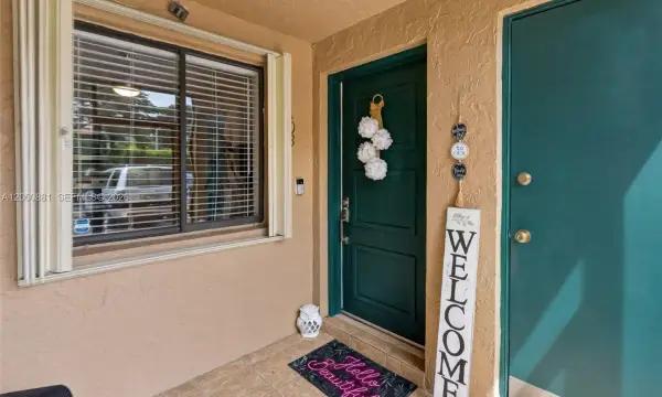 205 Lakeview Drive 103, Weston, FL 33326, Weston, FL, 33326