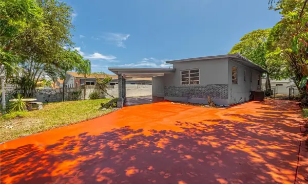 1777 N 17th Court, Hollywood, FL 33020