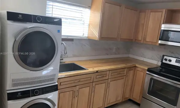 4235 N University Drive 306, Sunrise, FL 33351