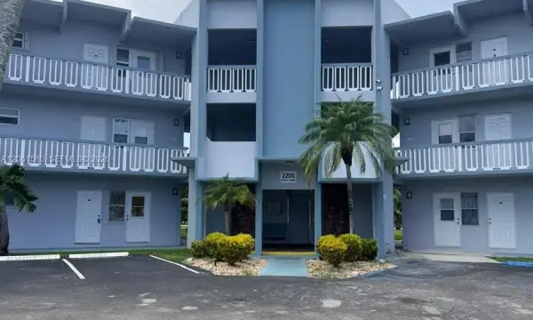 2200 Park Lane 311, Hollywood, FL 33021