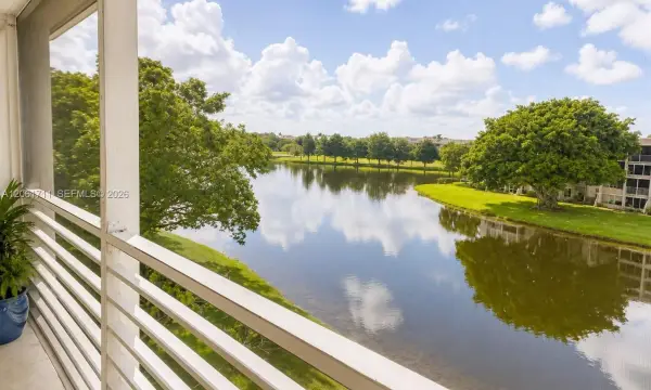 9420 Poinciana Place 417, Davie, FL 33324