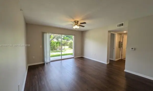 4199 N Haverhill Road 101, West Palm Beach, FL 33417