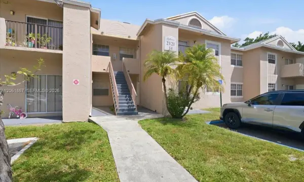 2121 NW 96th Terrace 14d, Pembroke Pines, FL 33024