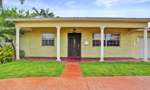 5306 Roosevelt Street, Hollywood, FL 33021