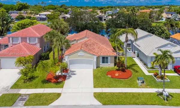 2006 NW 182nd Avenue, Pembroke Pines, FL 33029
