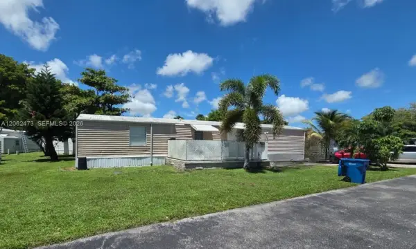 5351 SW 35th Street, Davie, FL 33314