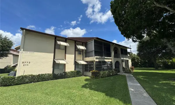 5773 La Pinata Boulevard A-1, Greenacres, FL 33463