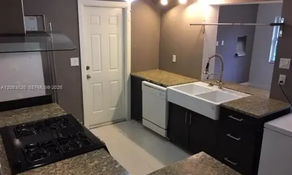 7521 NW 23rd Street, Sunrise, FL 33313