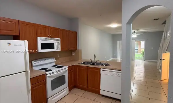 8811 S Isles Creek 8811, Tamarac, FL 33321