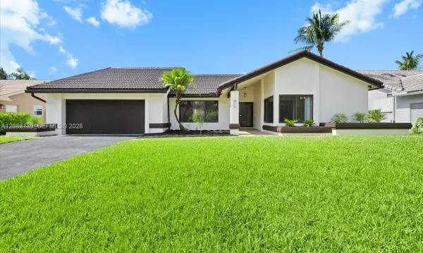 9272 NW 18th Street, Plantation, FL 33322