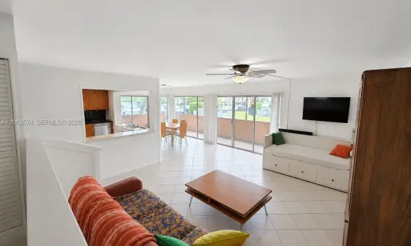 4850 SW 63rd Terrace 413, Davie, FL 33314