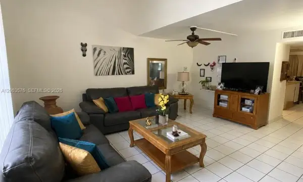633 N University Drive 14, Plantation, FL 33324