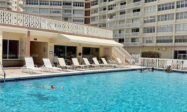 1817 S Ocean Drive 824, Hallandale Beach, FL 33009