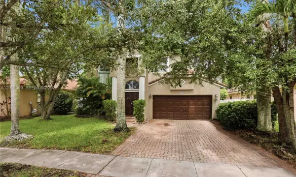 1040 NW 185th Avenue, Pembroke Pines, FL 33029